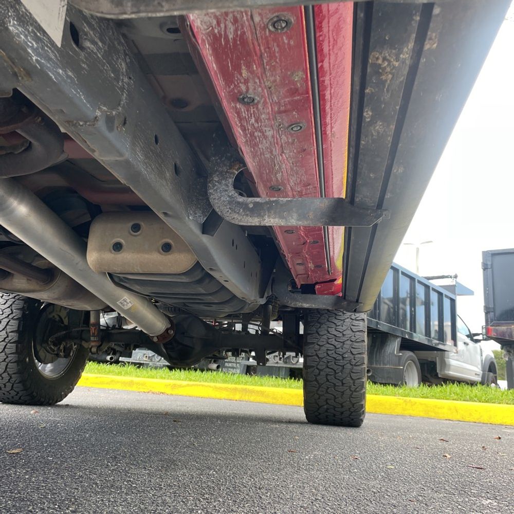 2023 Nissan Titan SV