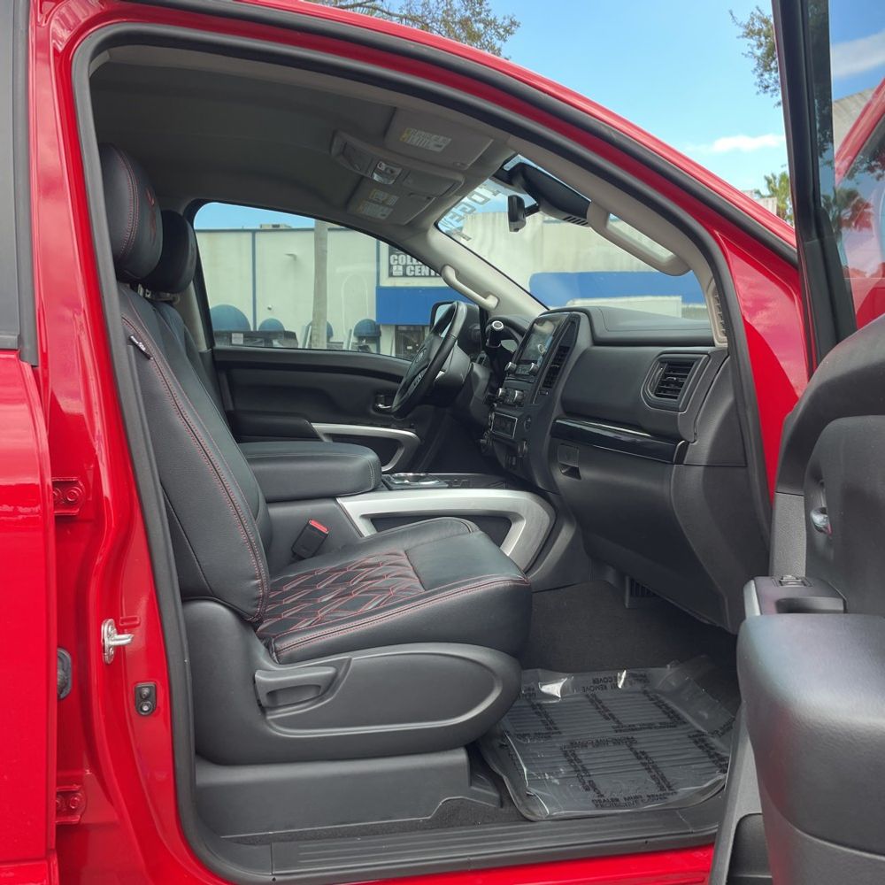 2023 Nissan Titan SV