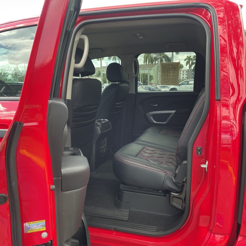 2023 Nissan Titan SV