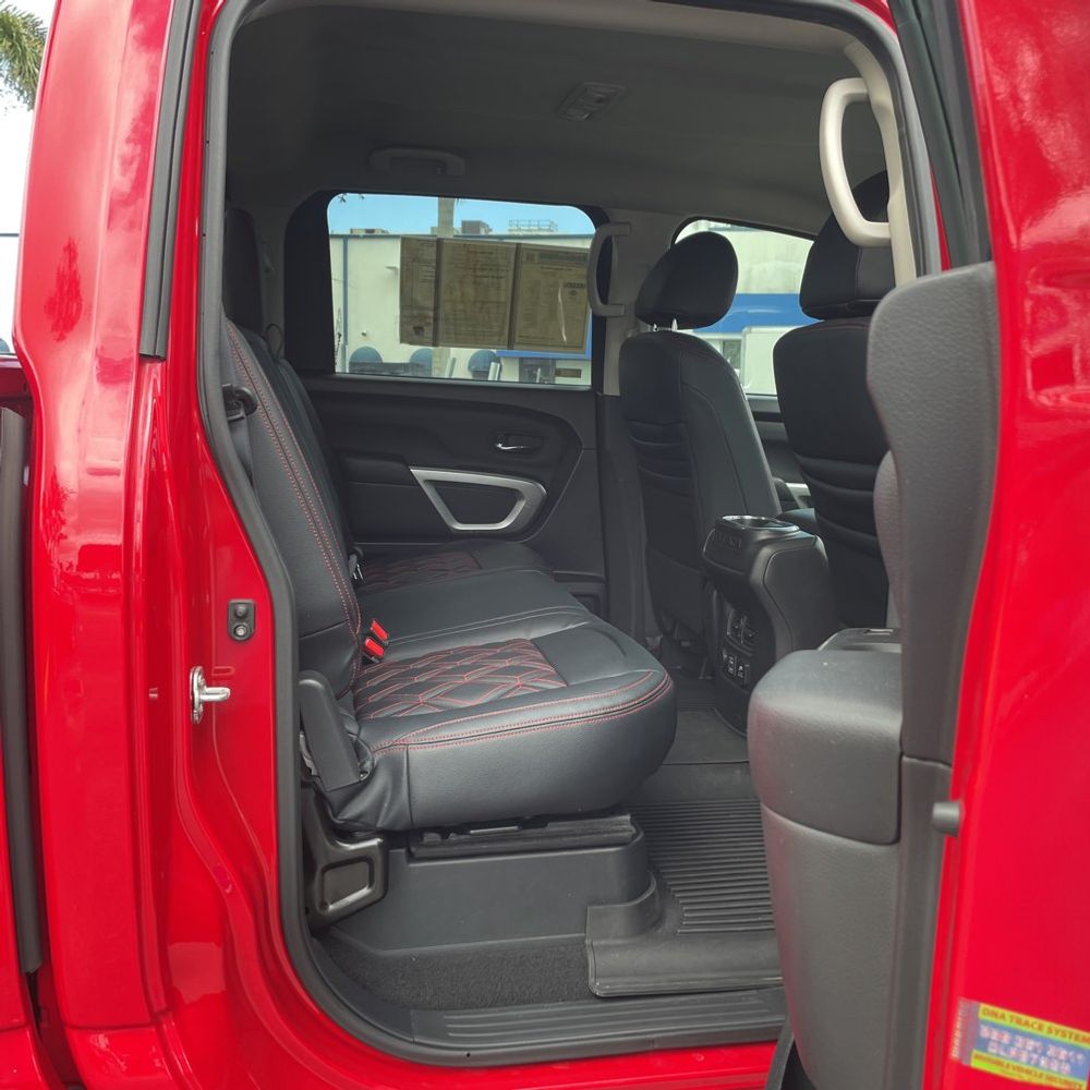 2023 Nissan Titan SV