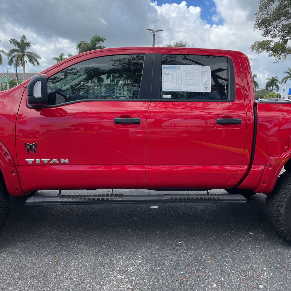 2023 Nissan Titan SV