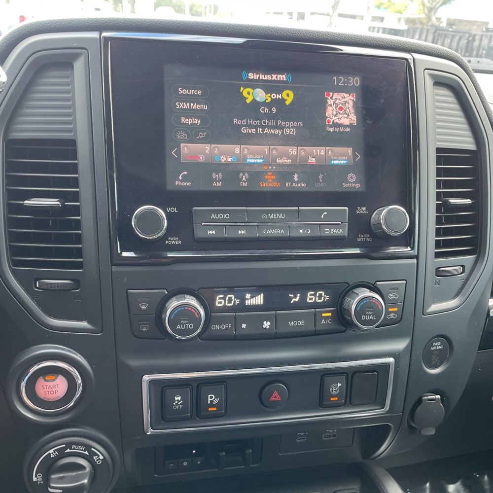 2023 Nissan Titan SV