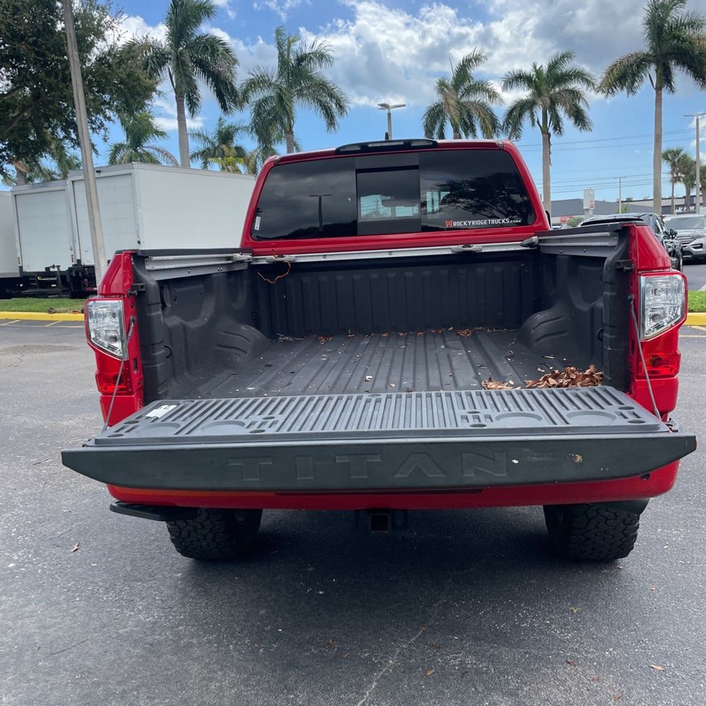 2023 Nissan Titan SV