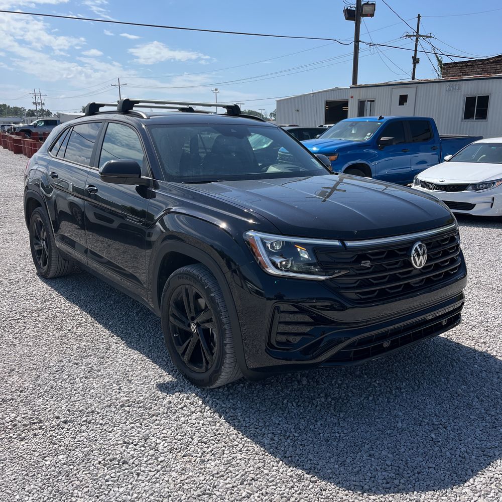 2026 Volkswagen Atlas Cross Sport SEL R-Line Black