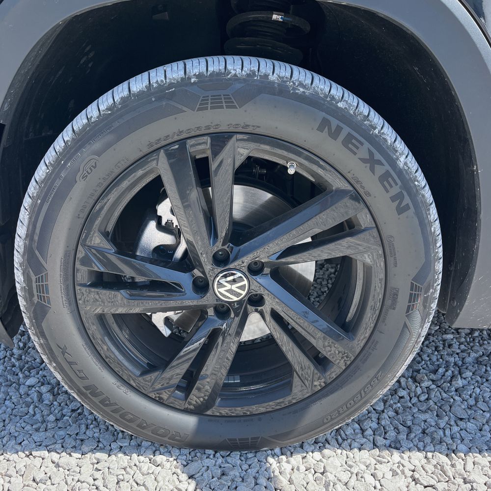 2026 Volkswagen Atlas Cross Sport SEL R-Line Black