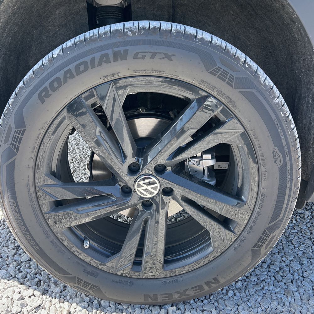 2026 Volkswagen Atlas Cross Sport SEL R-Line Black
