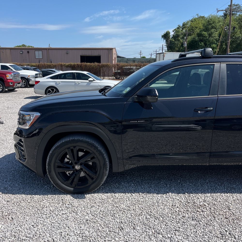 2026 Volkswagen Atlas Cross Sport SEL R-Line Black