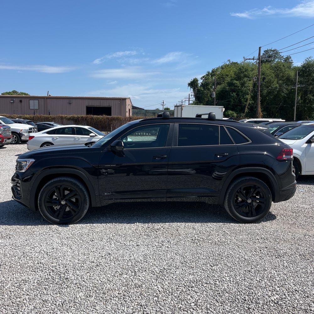 2026 Volkswagen Atlas Cross Sport SEL R-Line Black