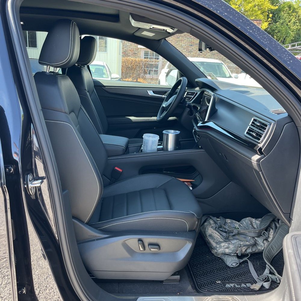 2026 Volkswagen Atlas Cross Sport SEL R-Line Black