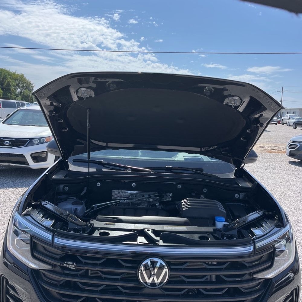 2026 Volkswagen Atlas Cross Sport SEL R-Line Black