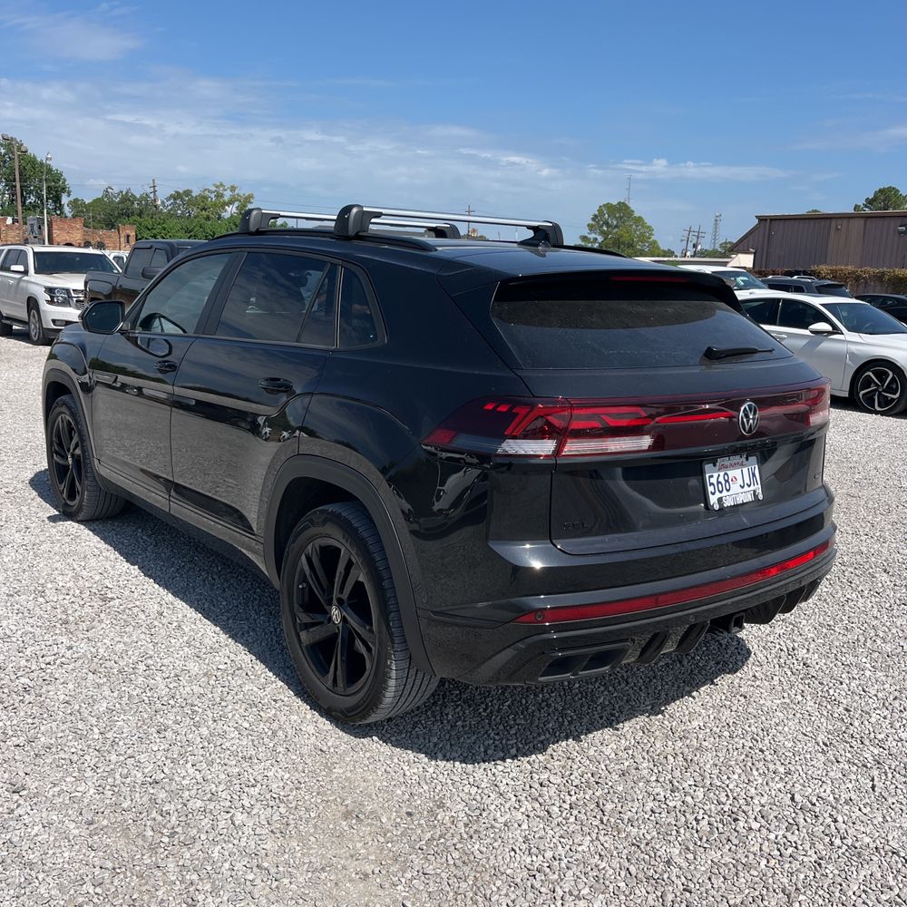 2026 Volkswagen Atlas Cross Sport SEL R-Line Black