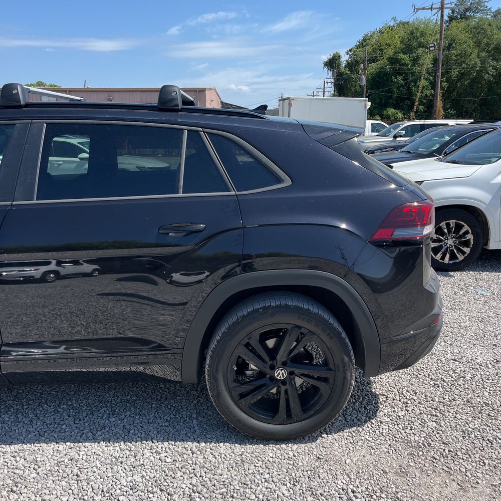 2026 Volkswagen Atlas Cross Sport SEL R-Line Black