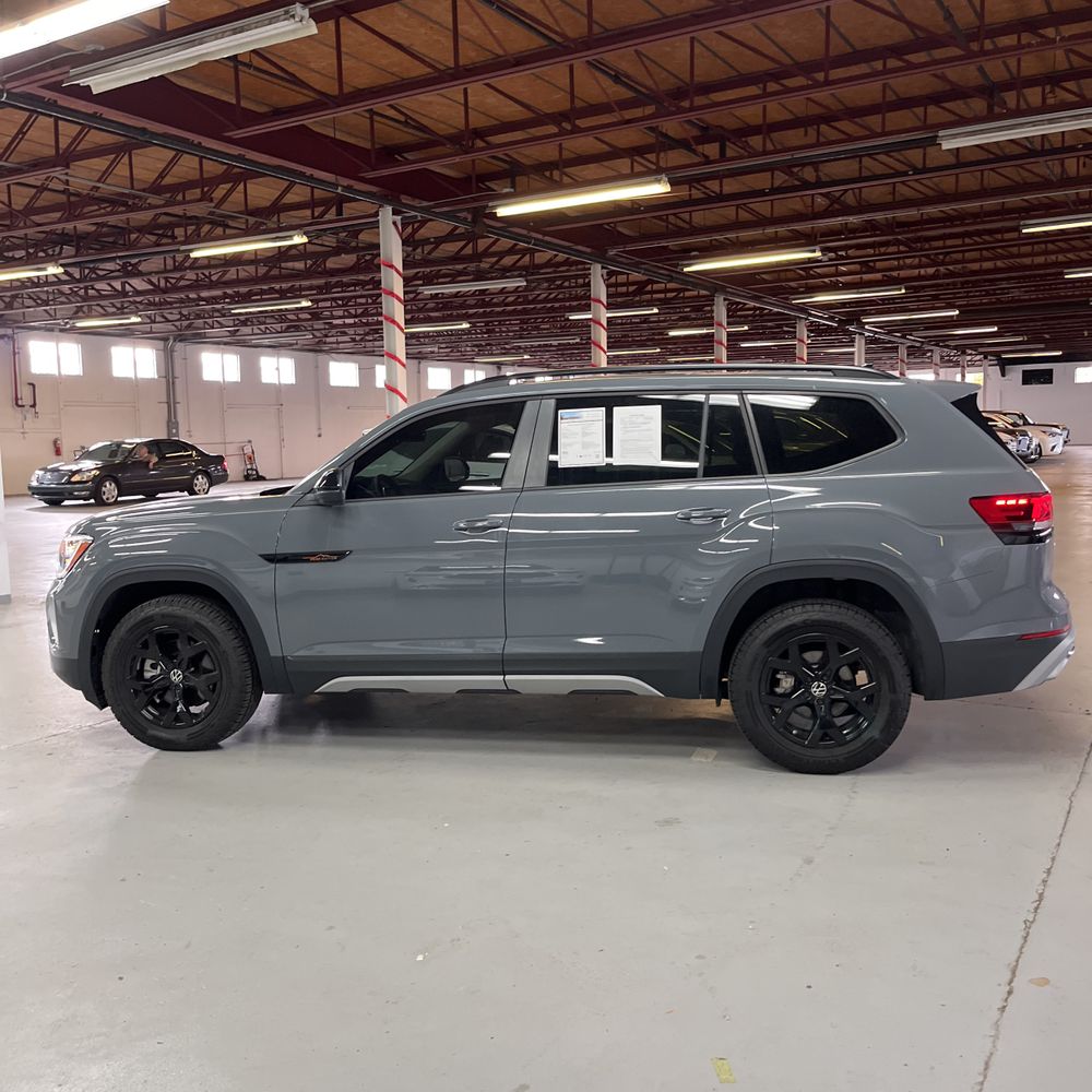 2025 Volkswagen Atlas Peak Edition 4Motion