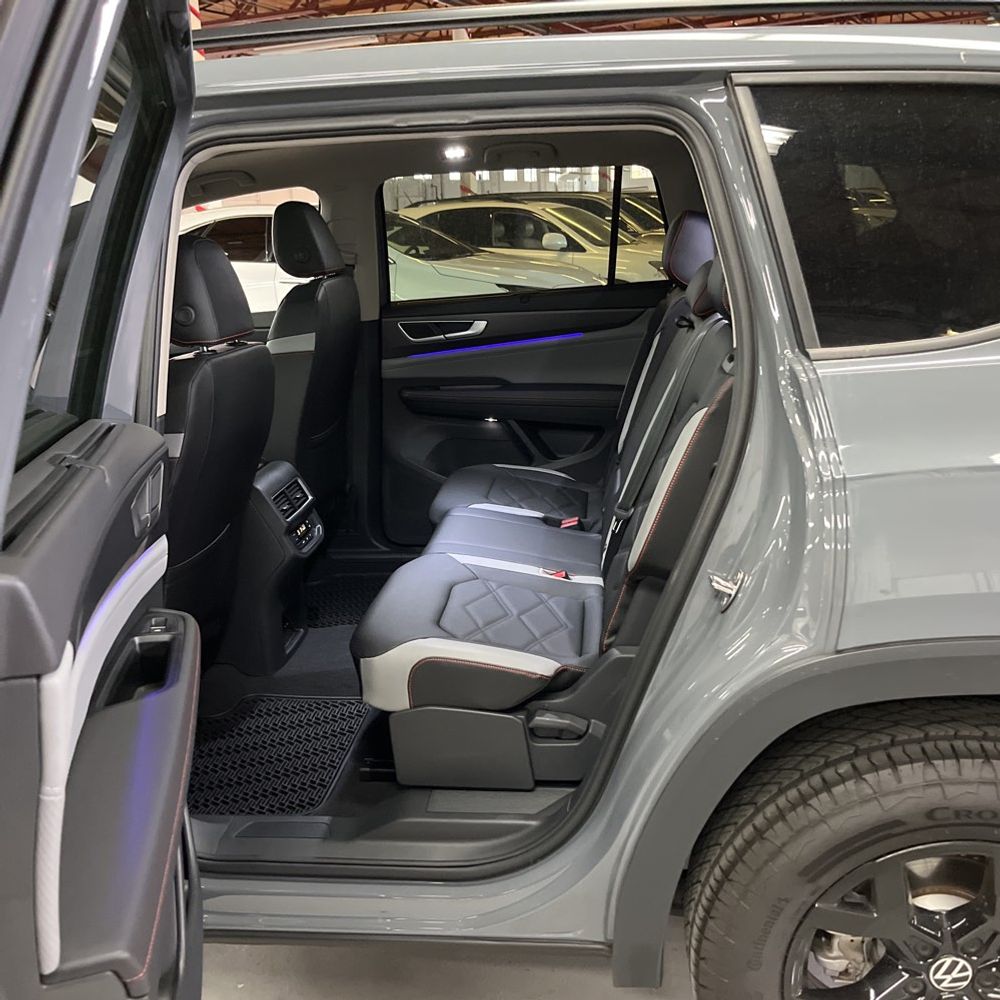 2025 Volkswagen Atlas Peak Edition 4Motion