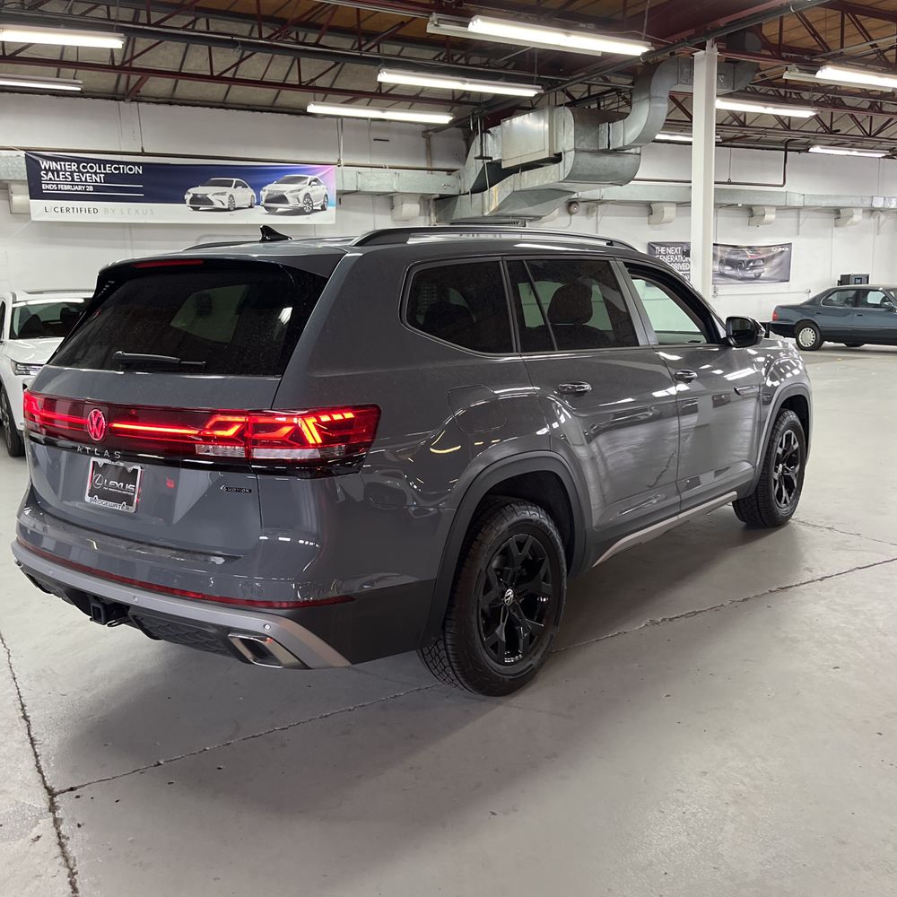 2025 Volkswagen Atlas Peak Edition 4Motion