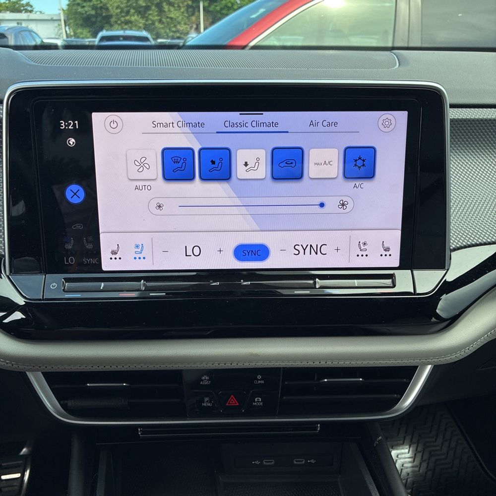 2024 Volkswagen Atlas Cross Sport SEL Premium R-Line 4Motion