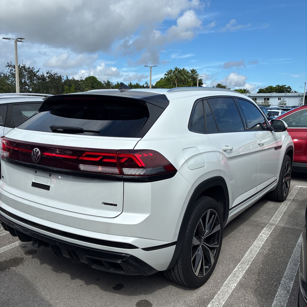 2024 Volkswagen Atlas Cross Sport SEL Premium R-Line 4Motion