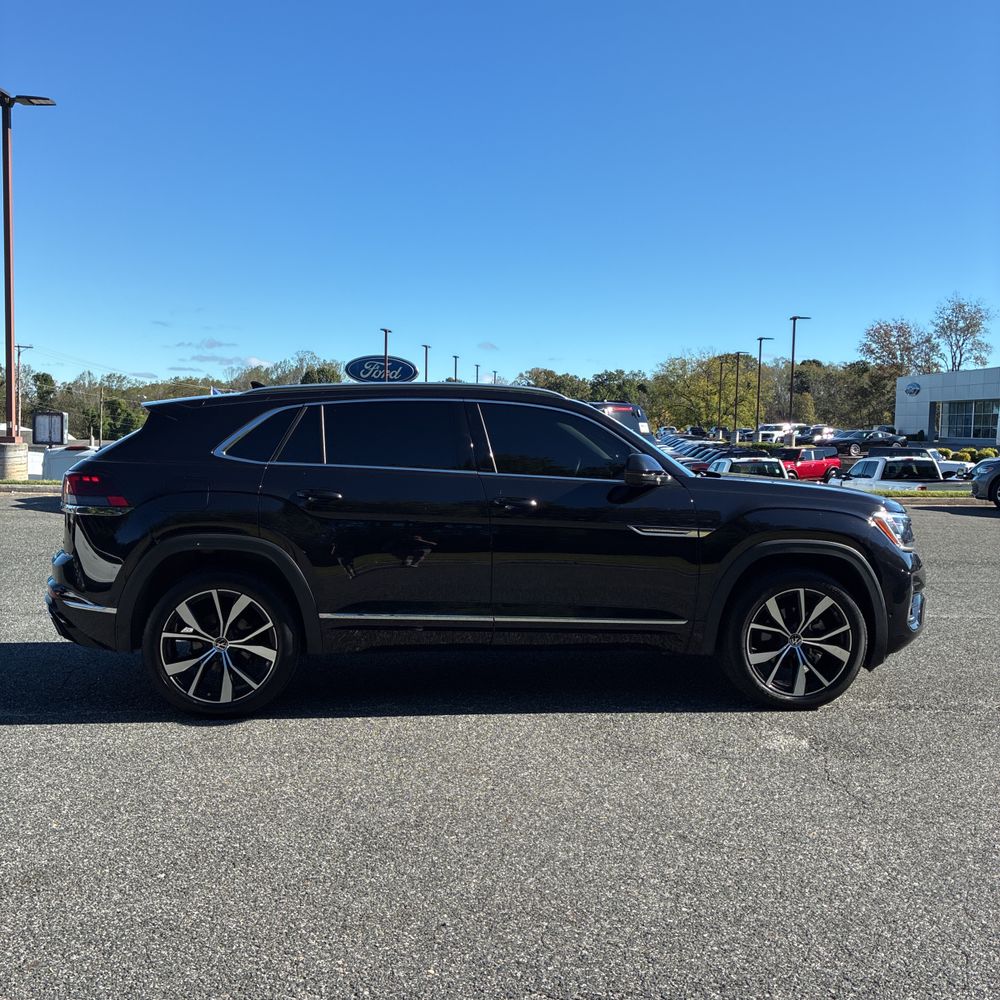 2025 Volkswagen Atlas Cross Sport SEL Premium R-Line 4Motion