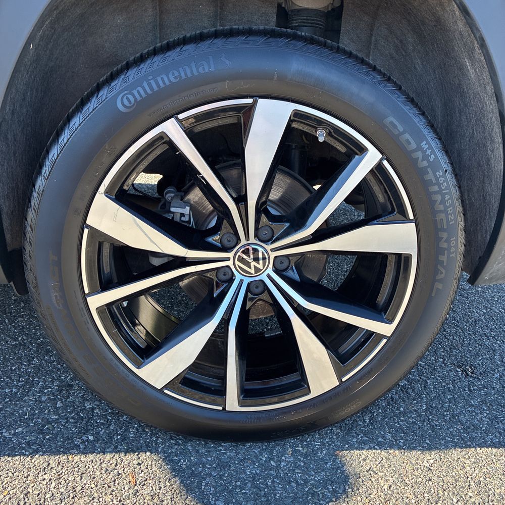 2025 Volkswagen Atlas Cross Sport SEL Premium R-Line 4Motion