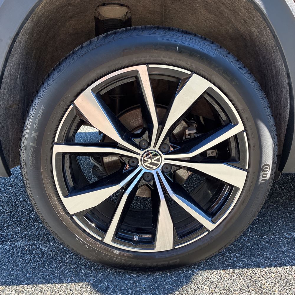 2025 Volkswagen Atlas Cross Sport SEL Premium R-Line 4Motion