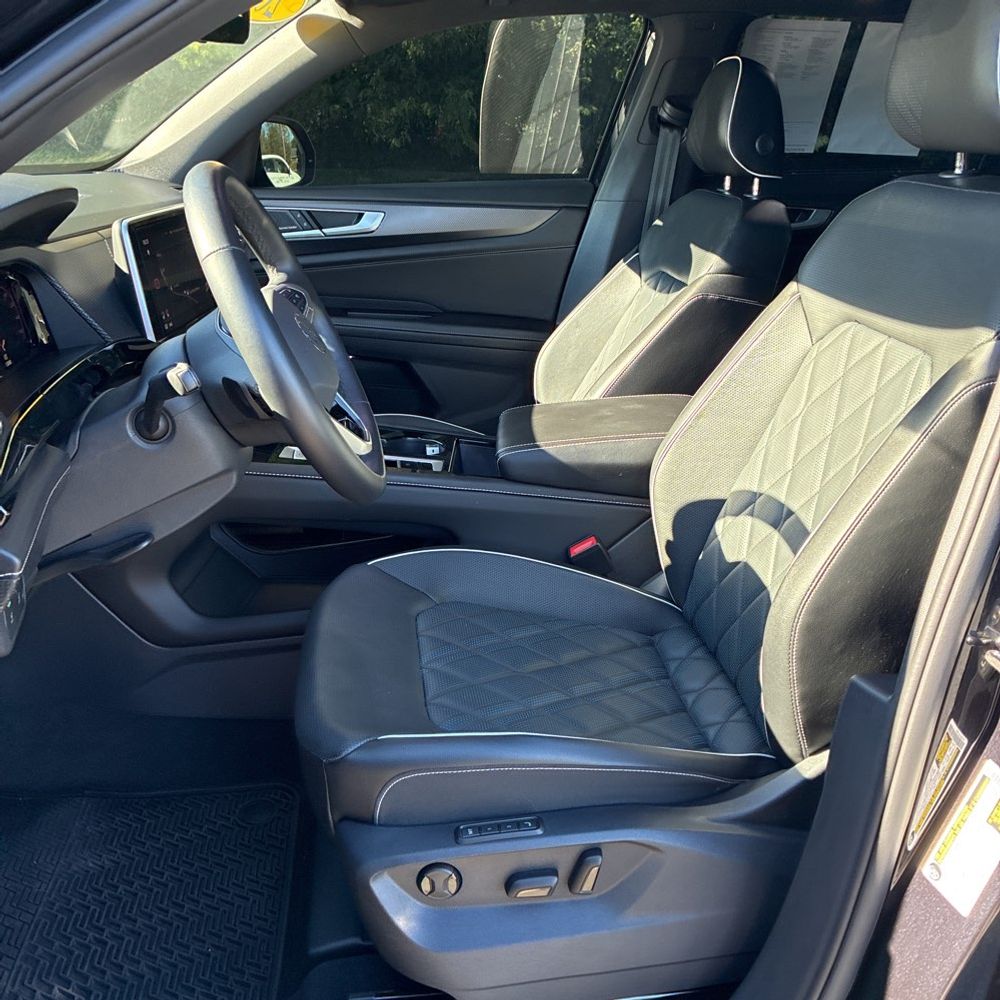2025 Volkswagen Atlas Cross Sport SEL Premium R-Line 4Motion