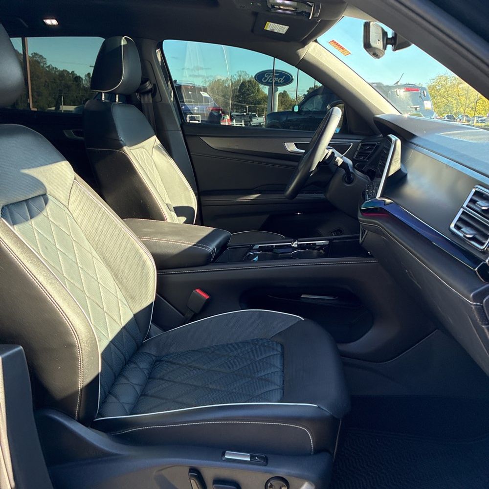 2025 Volkswagen Atlas Cross Sport SEL Premium R-Line 4Motion