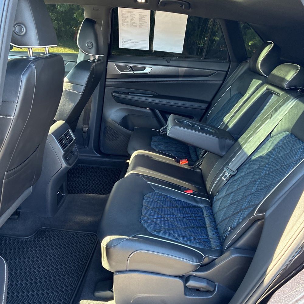 2025 Volkswagen Atlas Cross Sport SEL Premium R-Line 4Motion
