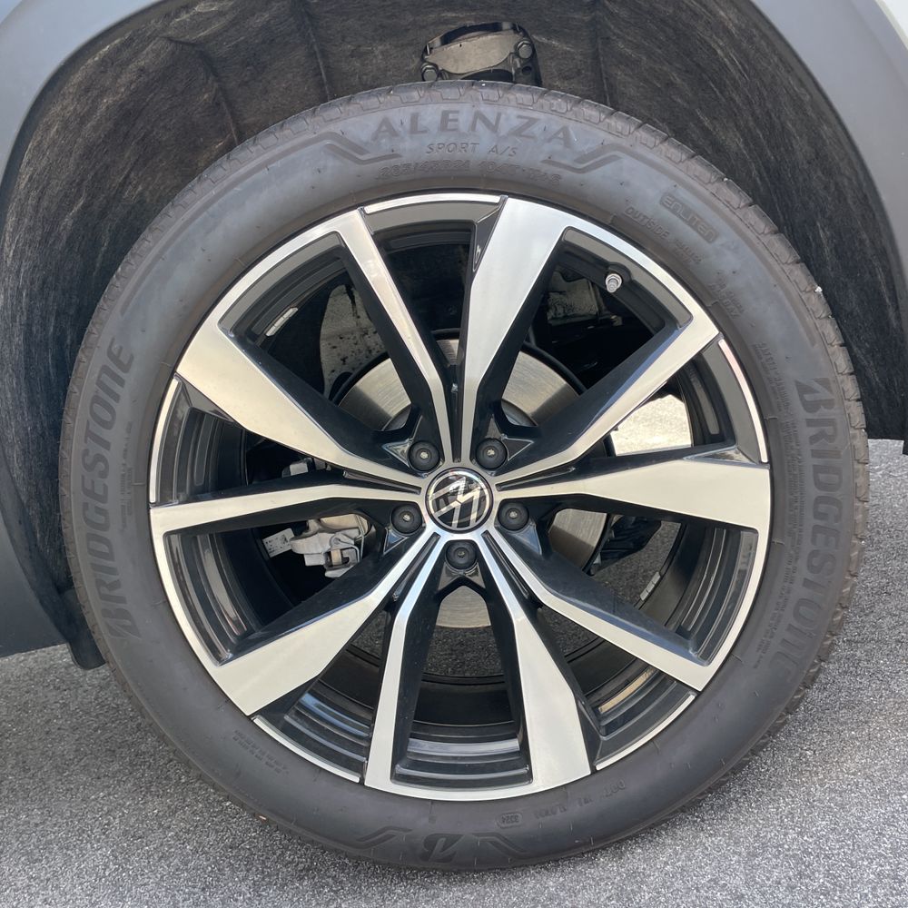 2025 Volkswagen Atlas Cross Sport SEL Premium R-Line 4Motion