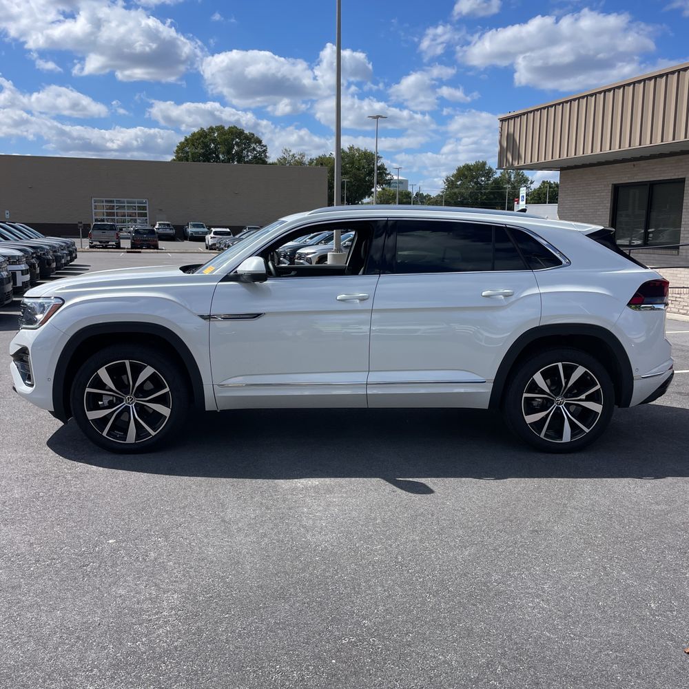 2025 Volkswagen Atlas Cross Sport SEL Premium R-Line 4Motion