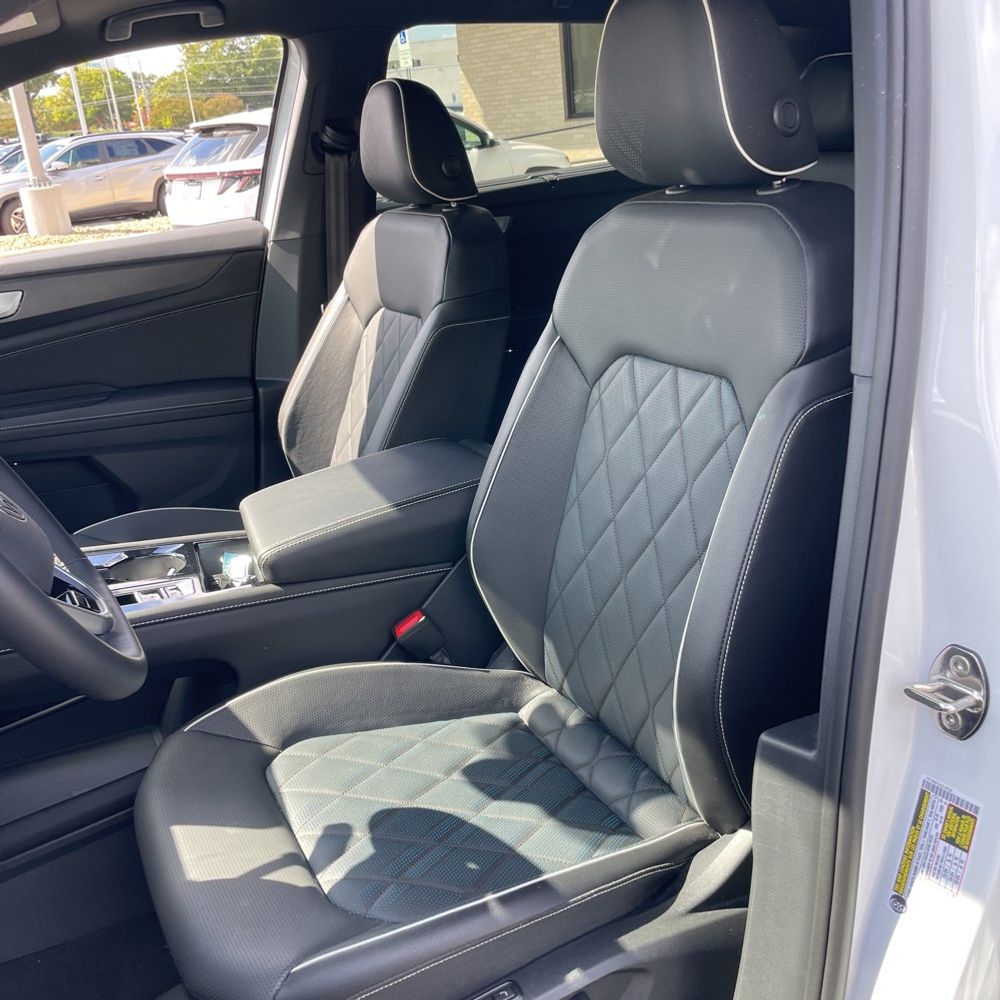 2025 Volkswagen Atlas Cross Sport SEL Premium R-Line 4Motion