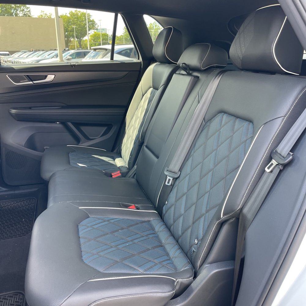 2025 Volkswagen Atlas Cross Sport SEL Premium R-Line 4Motion