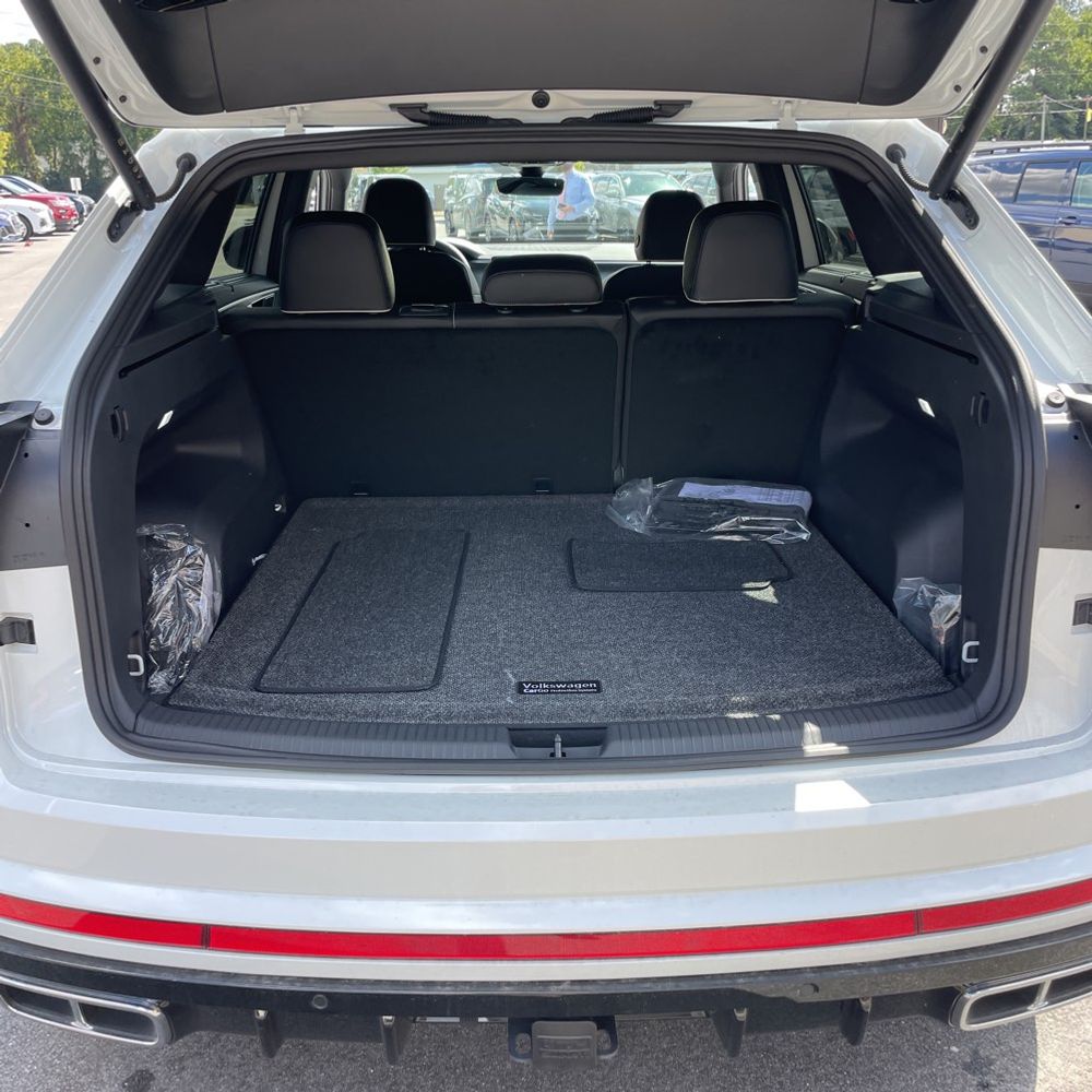 2025 Volkswagen Atlas Cross Sport SEL Premium R-Line 4Motion