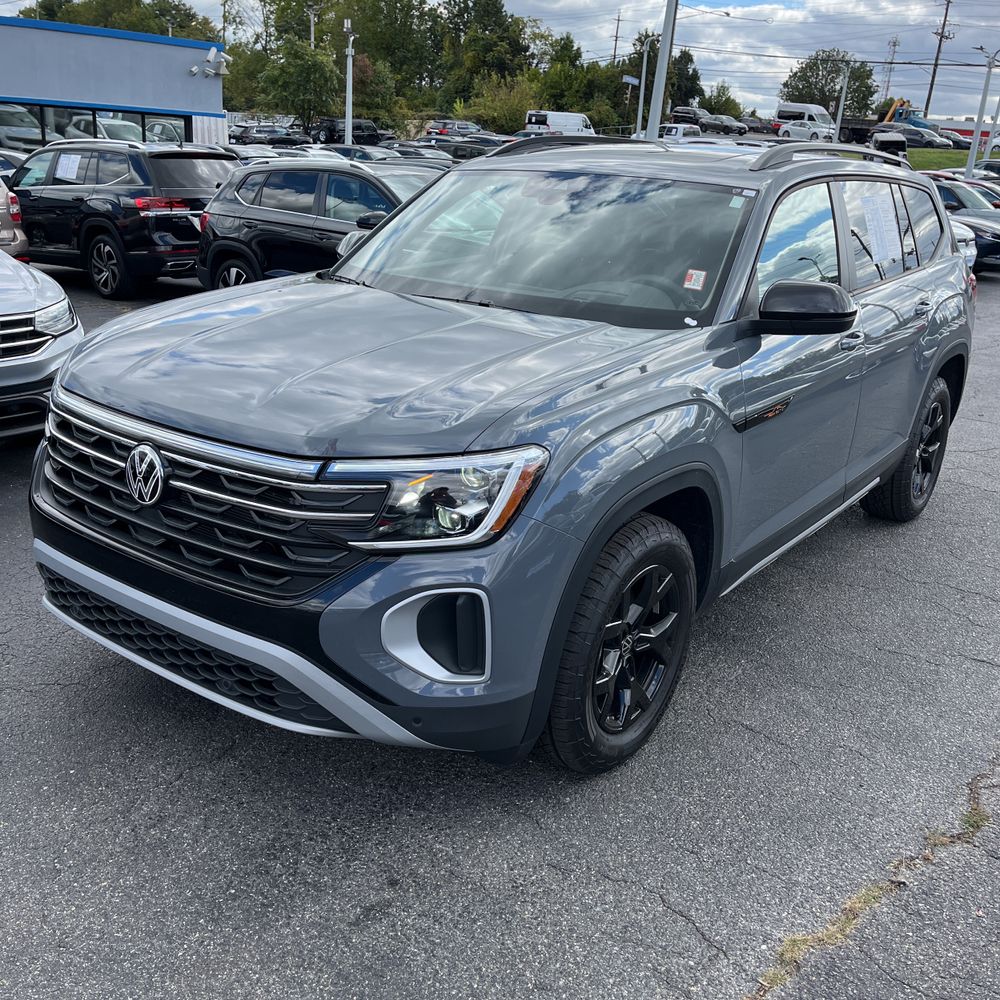 2024 Volkswagen Atlas Peak Edition SEL