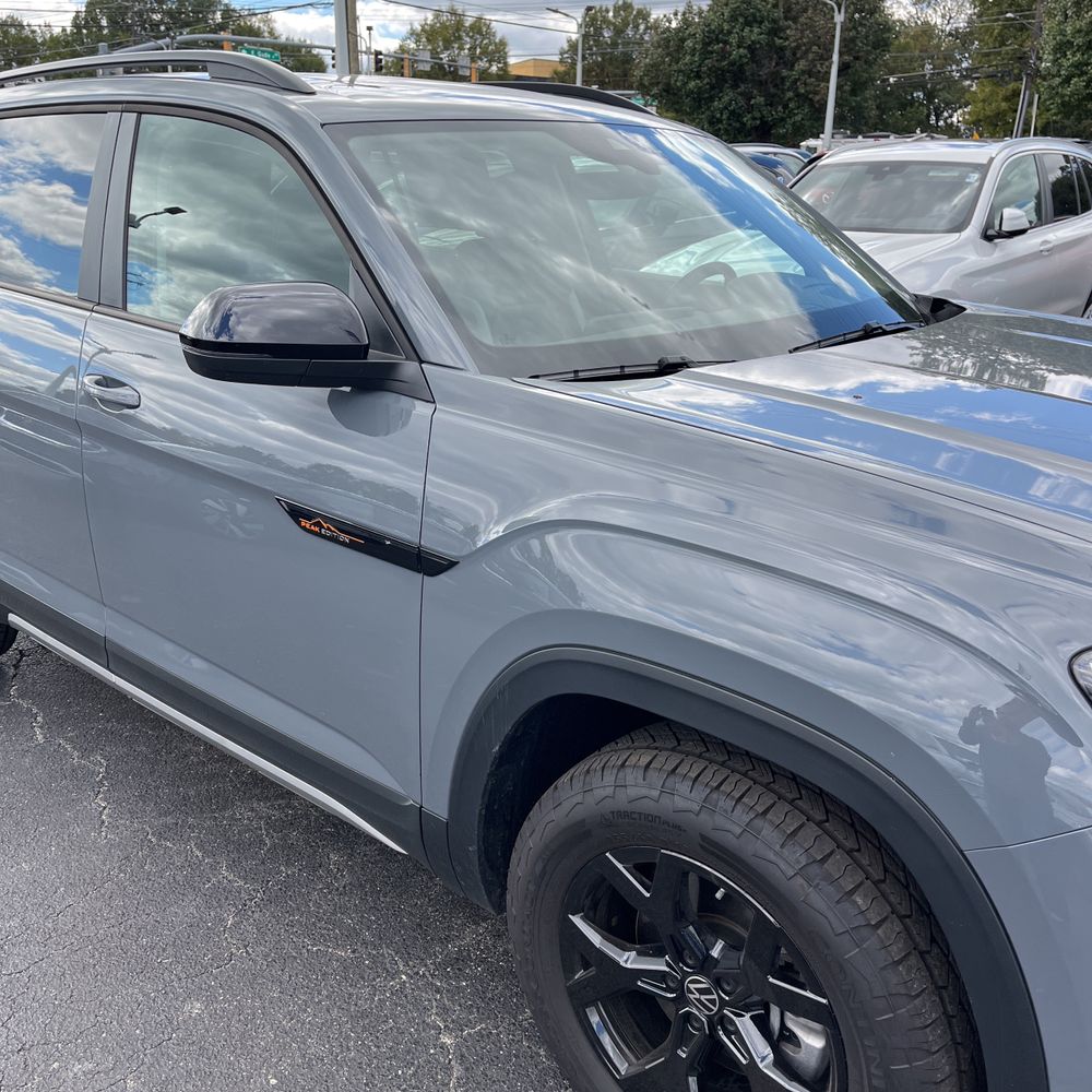 2024 Volkswagen Atlas Peak Edition SEL