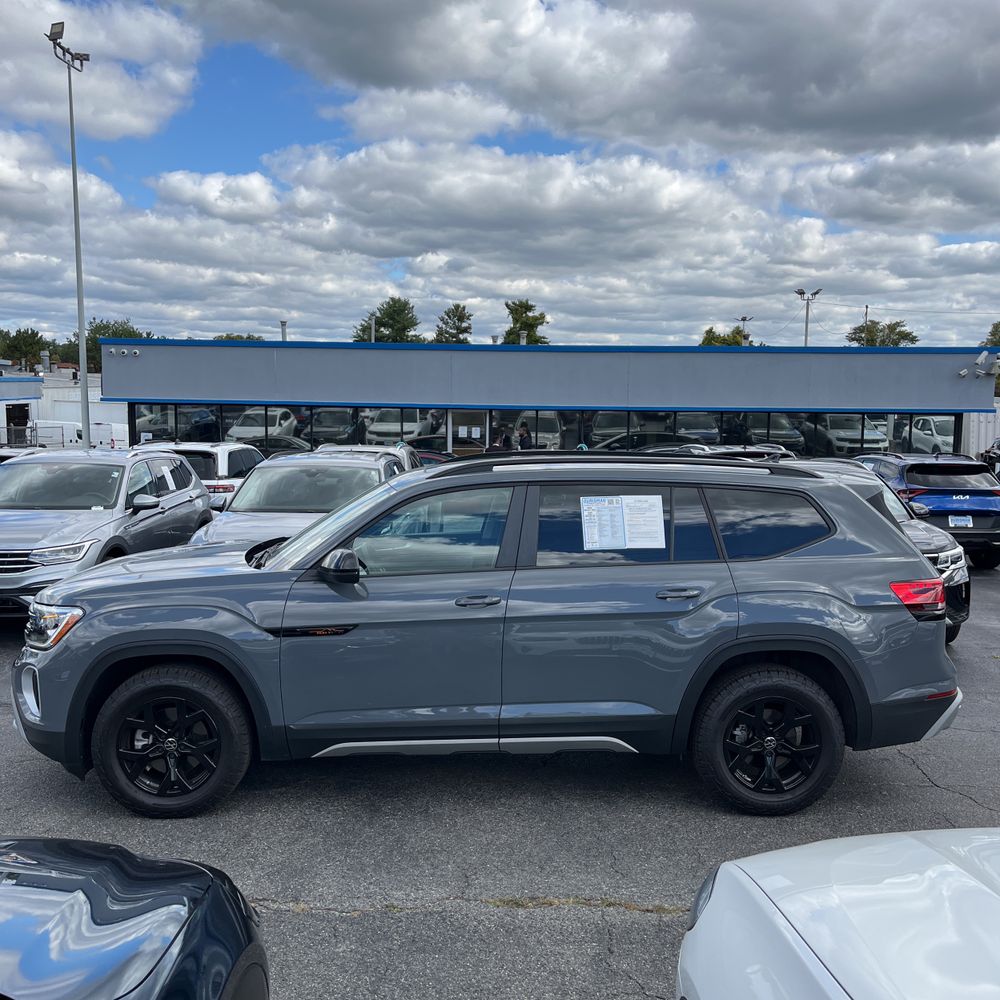 2024 Volkswagen Atlas Peak Edition SEL