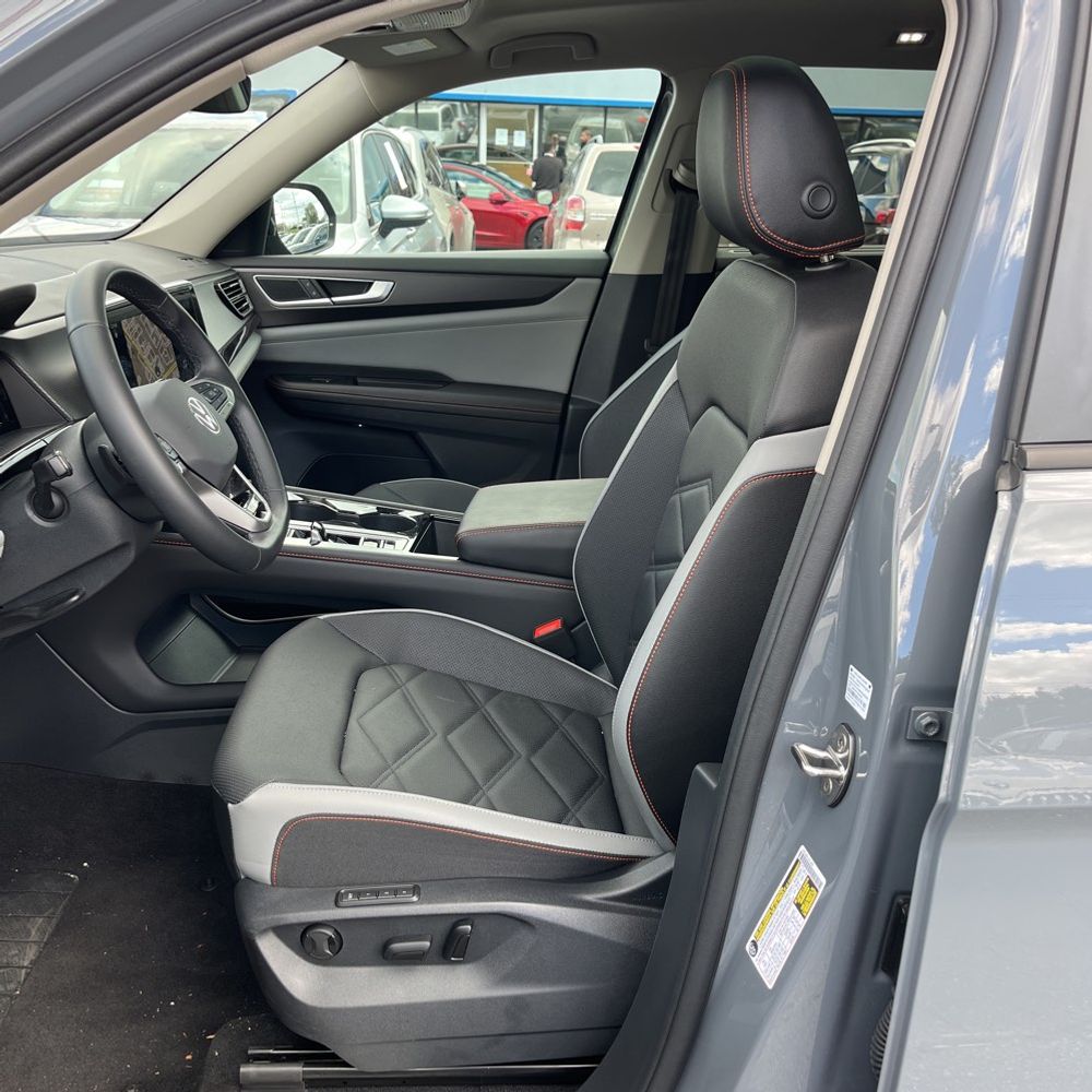 2024 Volkswagen Atlas Peak Edition SEL
