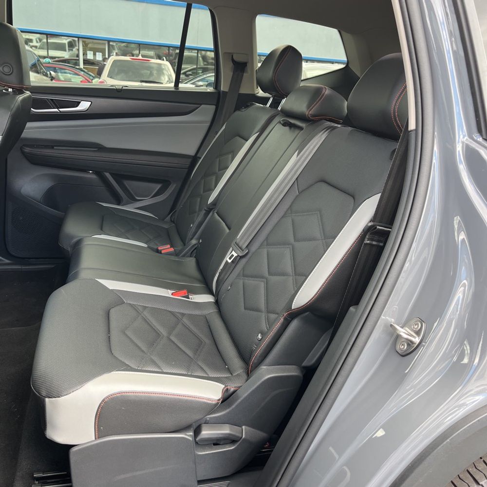 2024 Volkswagen Atlas Peak Edition SEL