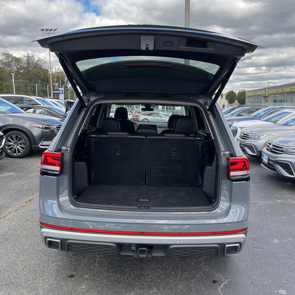 2024 Volkswagen Atlas Peak Edition SEL