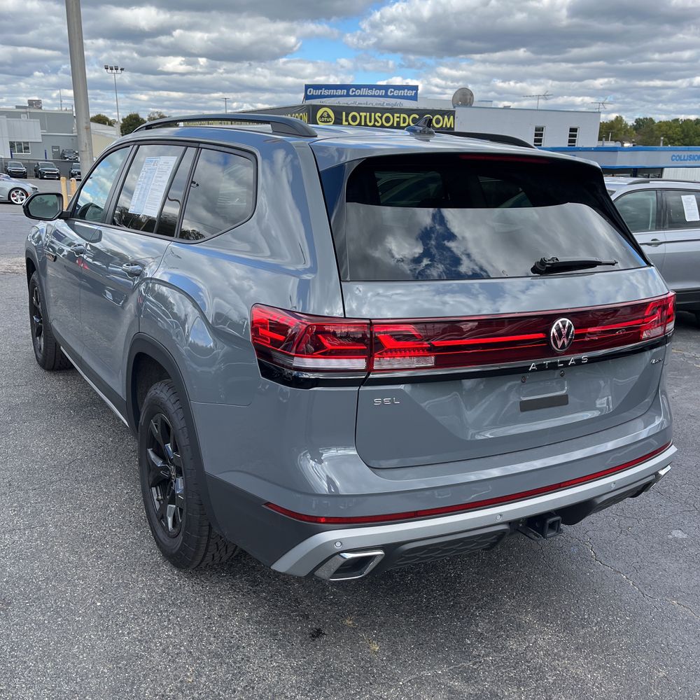 2024 Volkswagen Atlas Peak Edition SEL