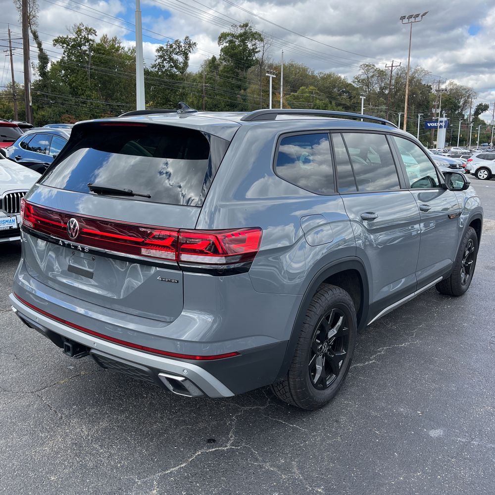 2024 Volkswagen Atlas Peak Edition SEL