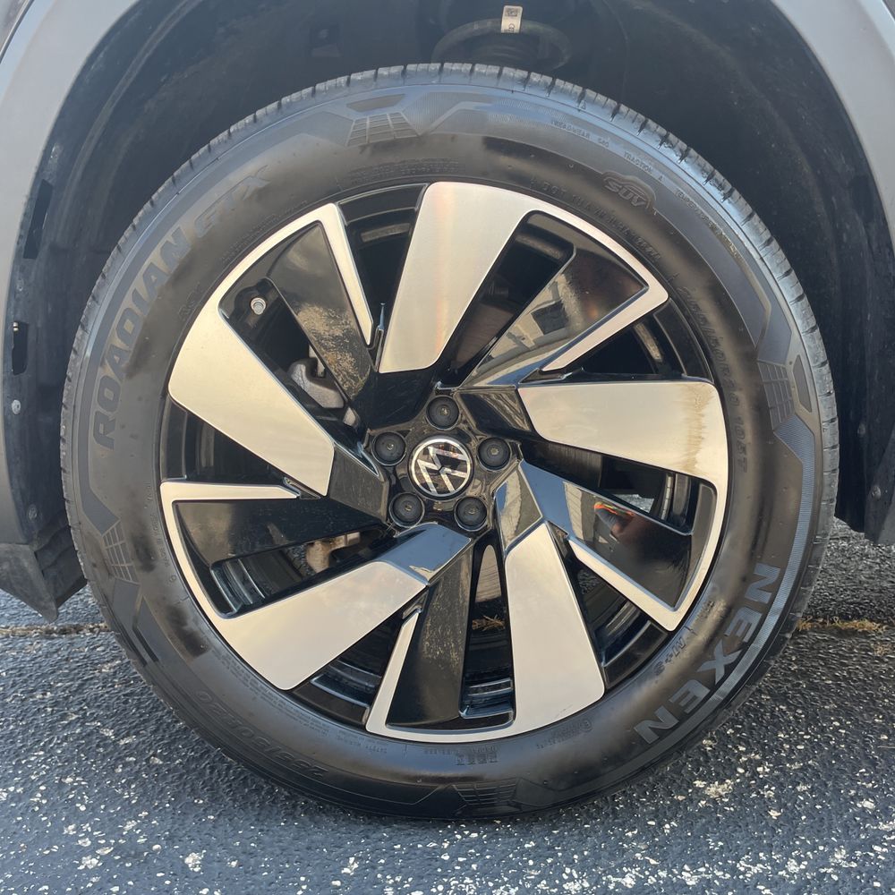 2025 Volkswagen Atlas Cross Sport SE