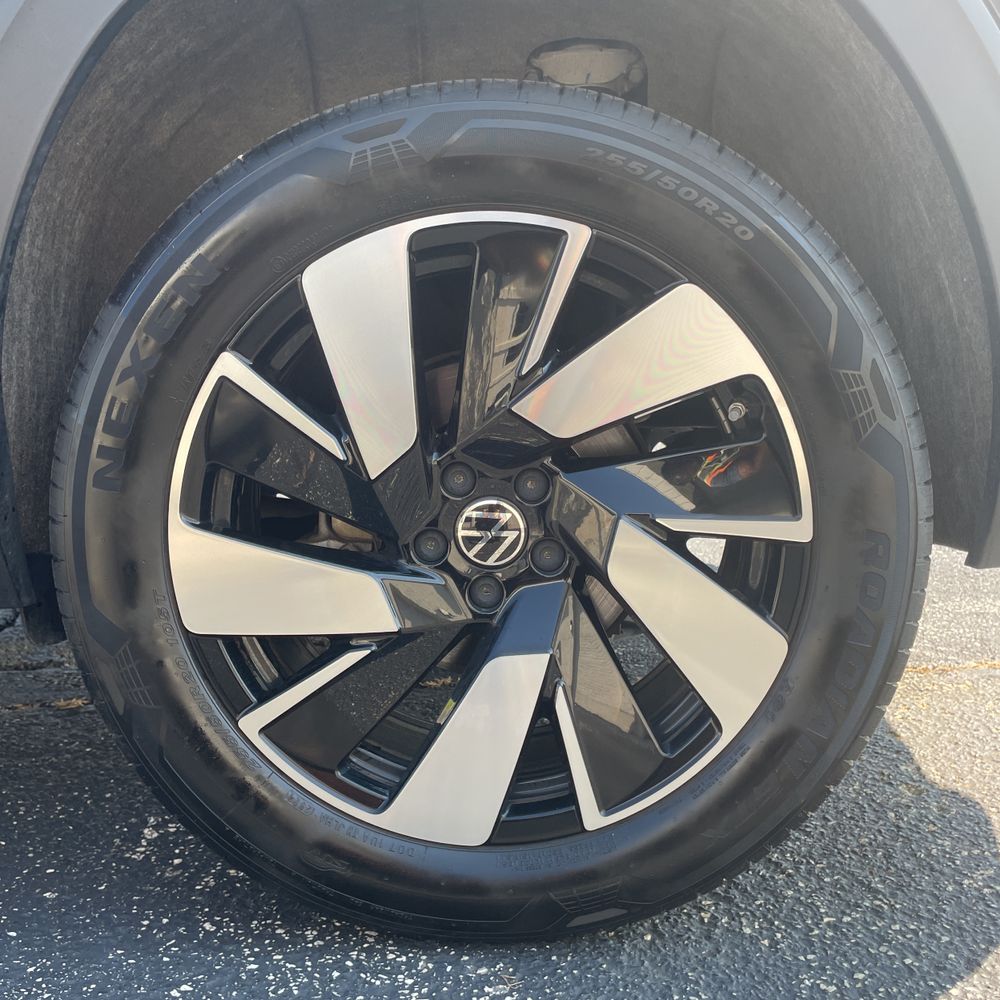 2025 Volkswagen Atlas Cross Sport SE