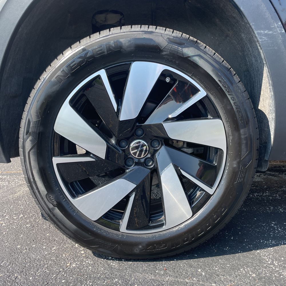 2025 Volkswagen Atlas Cross Sport SE