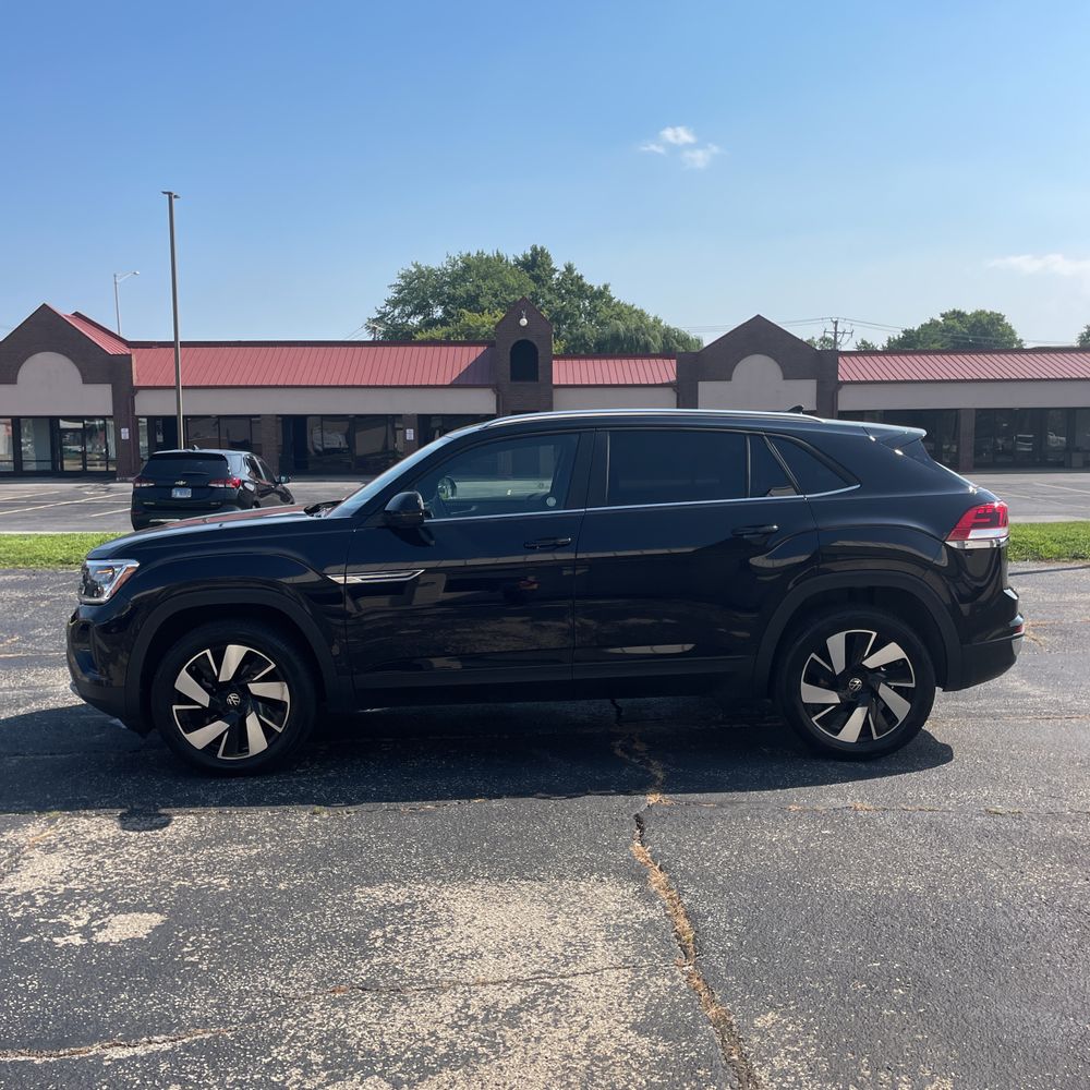 2025 Volkswagen Atlas Cross Sport SE