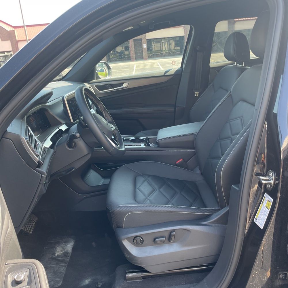 2025 Volkswagen Atlas Cross Sport SE