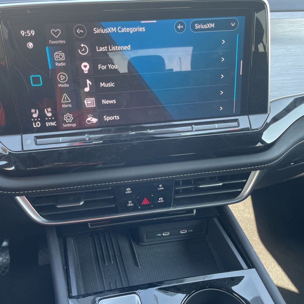 2025 Volkswagen Atlas Cross Sport SE