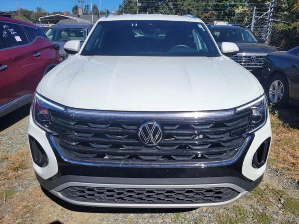2025 Volkswagen Atlas Cross Sport 2.0T SE w/Technology