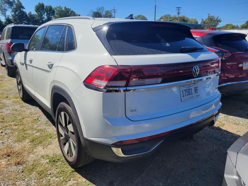 2025 Volkswagen Atlas Cross Sport 2.0T SE w/Technology