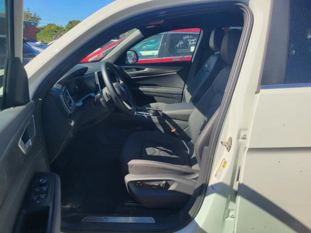 2025 Volkswagen Atlas Cross Sport 2.0T SE w/Technology