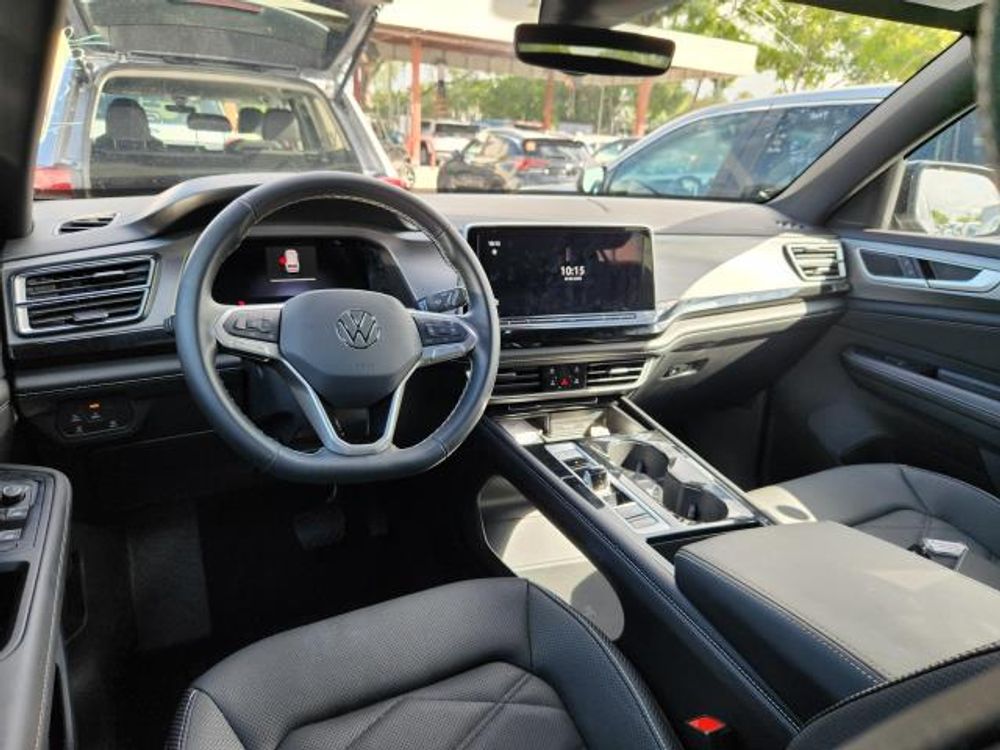 2025 Volkswagen Atlas Cross Sport 2.0T SE w/Technology